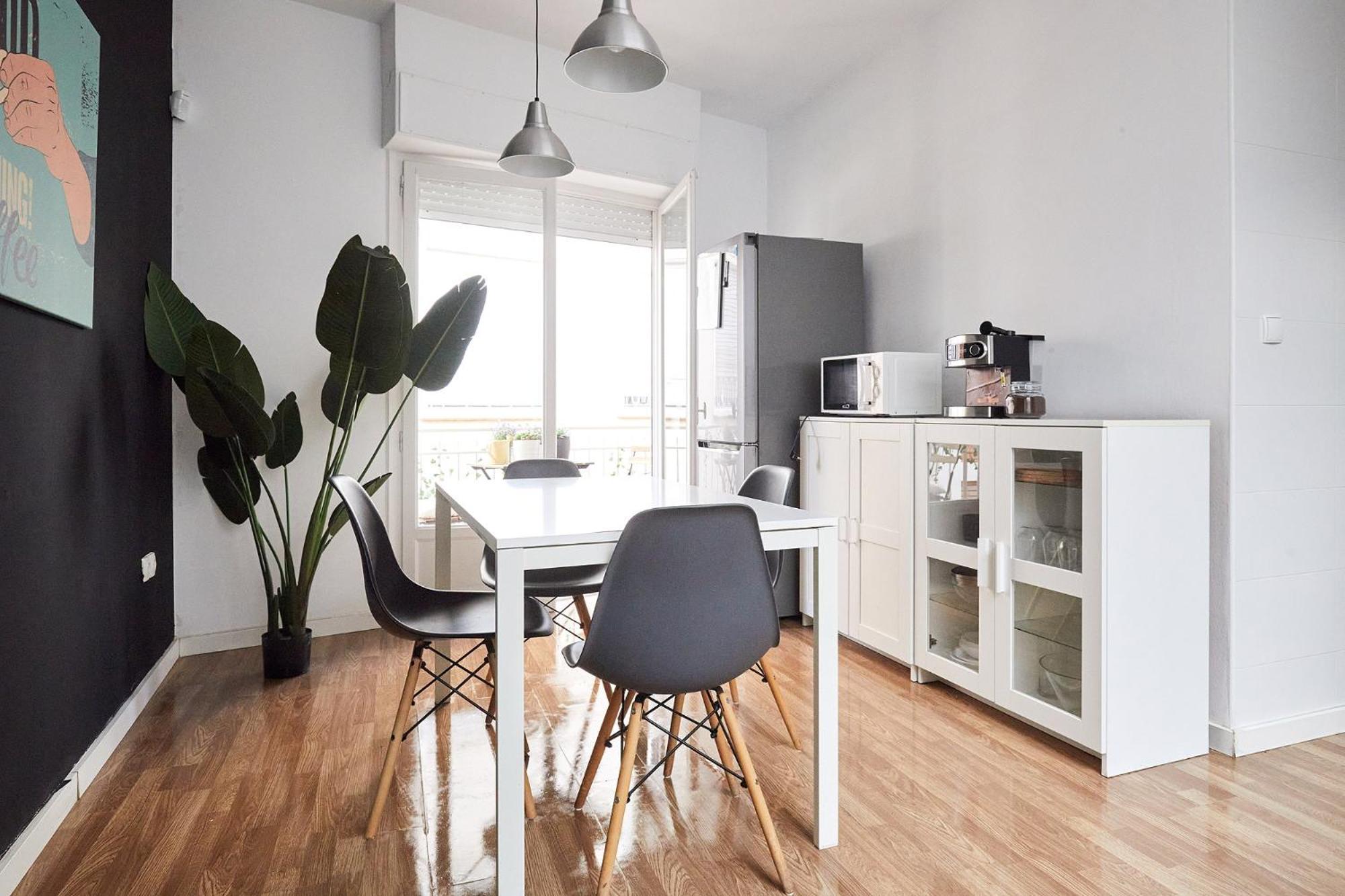 Low Cost Apartments Center Elche Exteriör bild